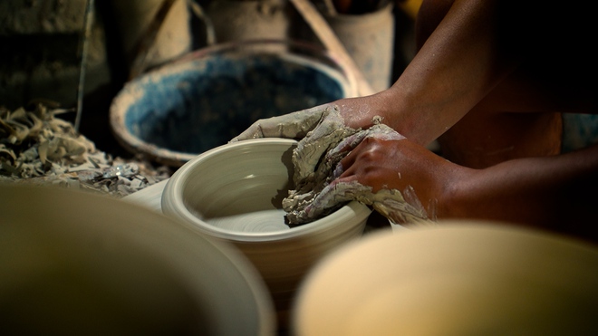 L&agrave;ng gốm L&aacute;i Thi&ecirc;u ng&agrave;y gi&aacute;p tết: Chuyện giữ lửa nghề của 2 thế hệ - Ảnh 5.