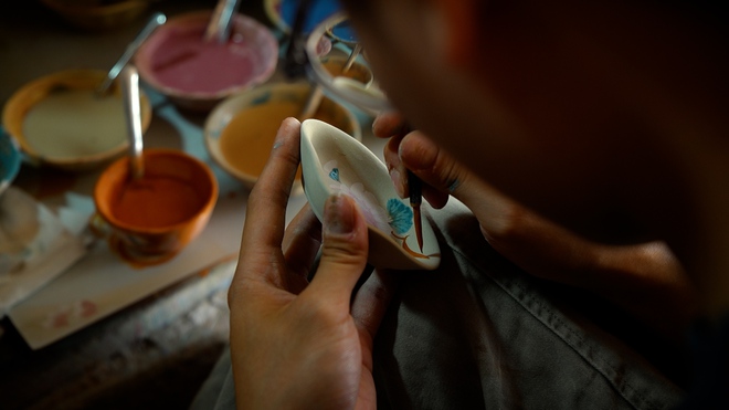 L&agrave;ng gốm L&aacute;i Thi&ecirc;u ng&agrave;y gi&aacute;p tết: Chuyện giữ lửa nghề của 2 thế hệ - Ảnh 9.