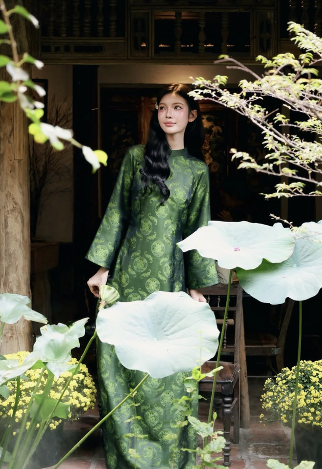 Áo dài xanh lá, lựa chọn mới của vẻ đẹp quốc dân ngày tết- Ảnh 9.