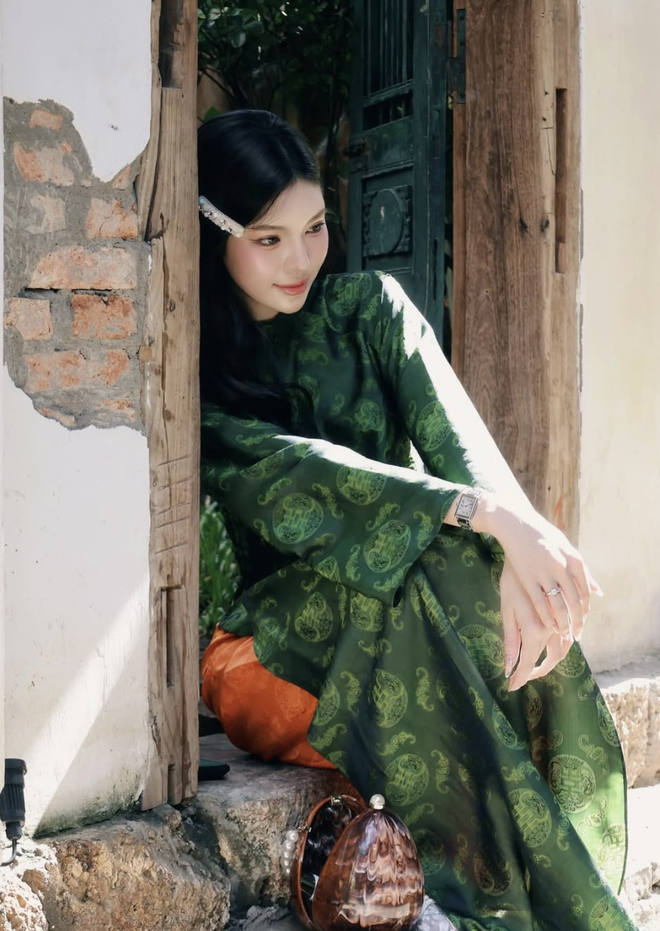 Áo dài xanh lá, lựa chọn mới của vẻ đẹp quốc dân ngày tết- Ảnh 8.