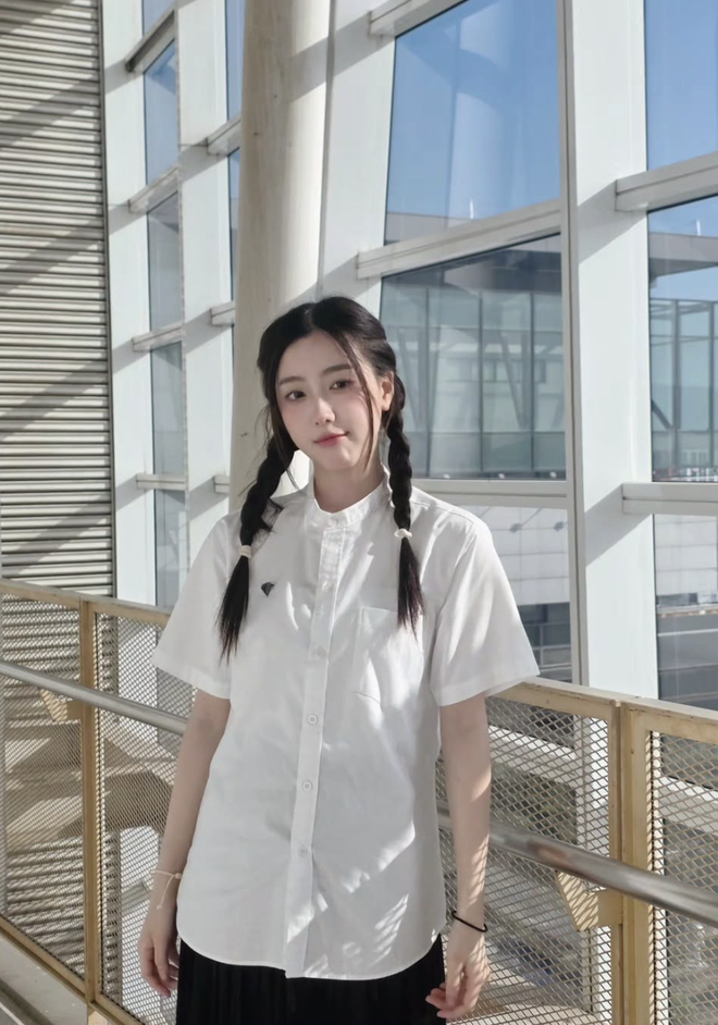 Áo sơ mi trắng, vẻ đẹp tối giản làm nên sức hút dài lâu- Ảnh 9.