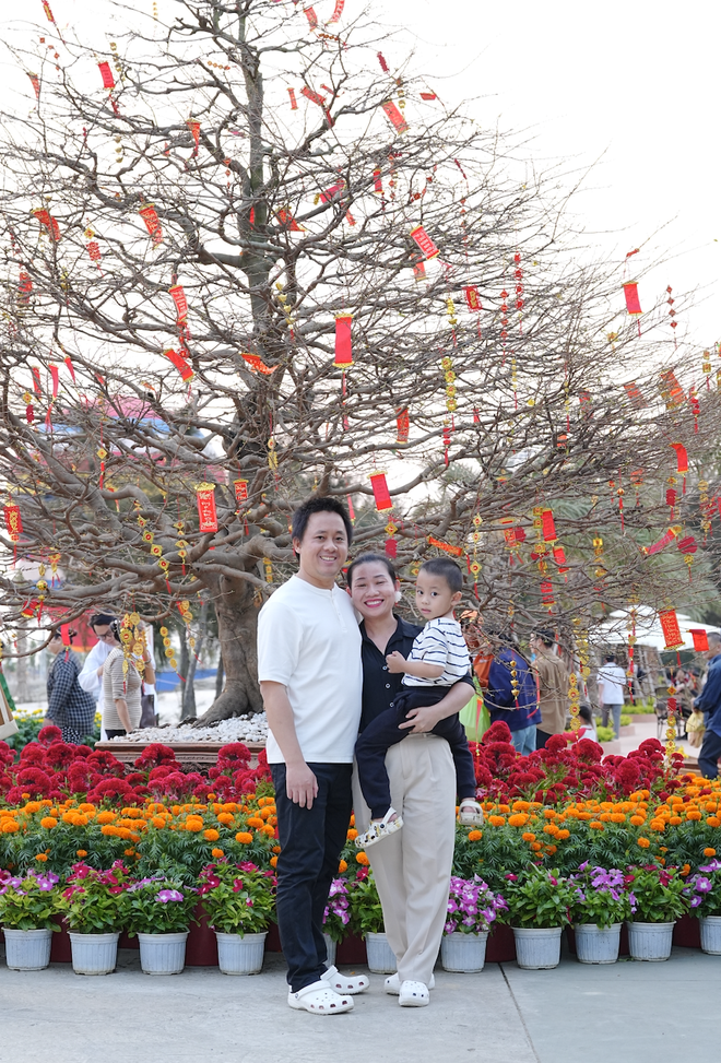 'L&atilde;o mai' 150 tuổi ở Cần Giờ đẹp cỡ n&agrave;o m&agrave; du kh&aacute;ch h&aacute;o hức chụp ảnh?- Ảnh 2.