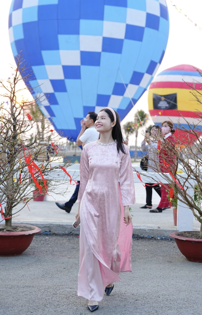 D&agrave;n khinh kh&iacute; cầu, d&ugrave; lượn rực rỡ bầu trời Cần Giờ- Ảnh 4.