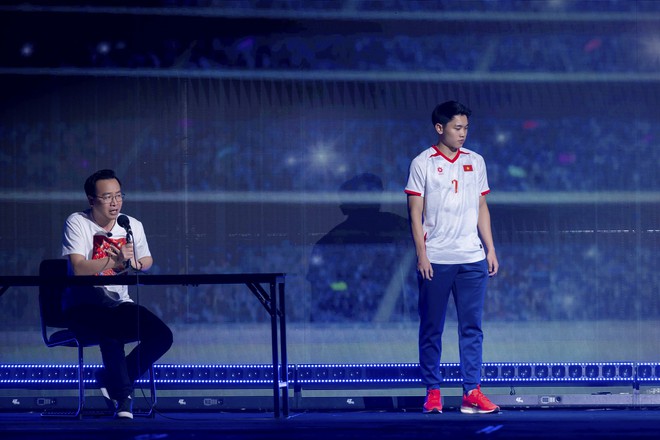 Đ&igrave;nh Bắc t&aacute;i hiện khoảnh khắc ăn mừng tr&ecirc;n s&acirc;n khấu WeChoice Awards, &lsquo;cương quyết&rsquo; kh&ocirc;ng chịu h&eacute; lộ b&iacute; mật&hellip;- Ảnh 5.