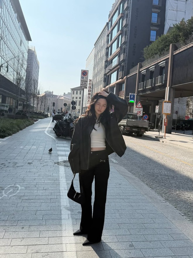 Áo khoác da và công thức phối màu cho phái đẹp- Ảnh 6. Áo khoác da và công thức phối màu cho phái đẹp- Ảnh 6.