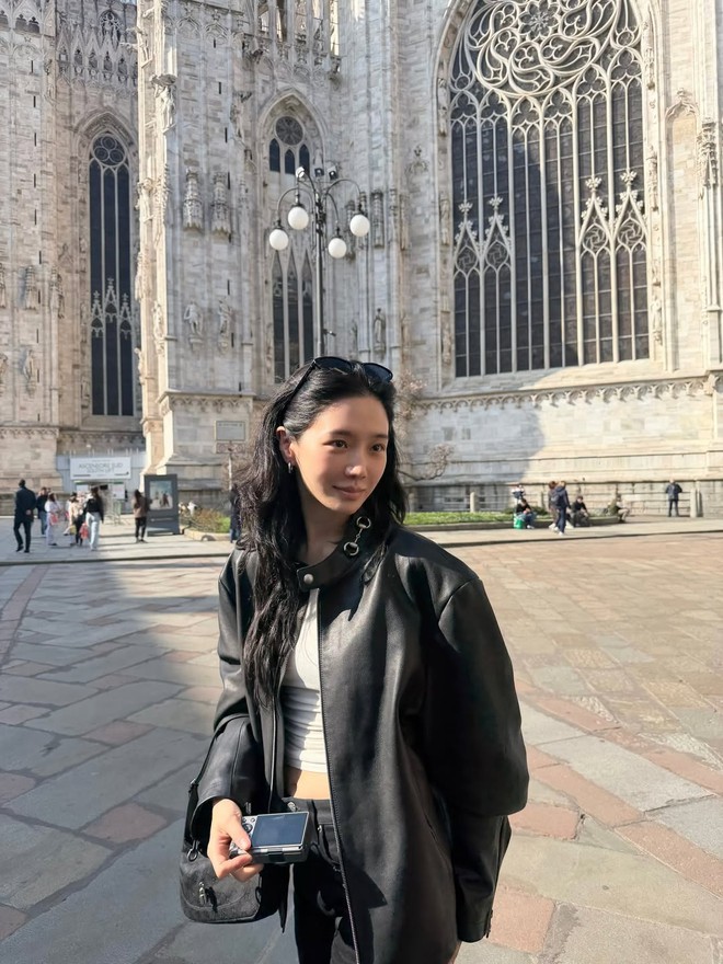 Áo khoác da và công thức phối màu cho phái đẹp- Ảnh 5. Áo khoác da và công thức phối màu cho phái đẹp- Ảnh 5.