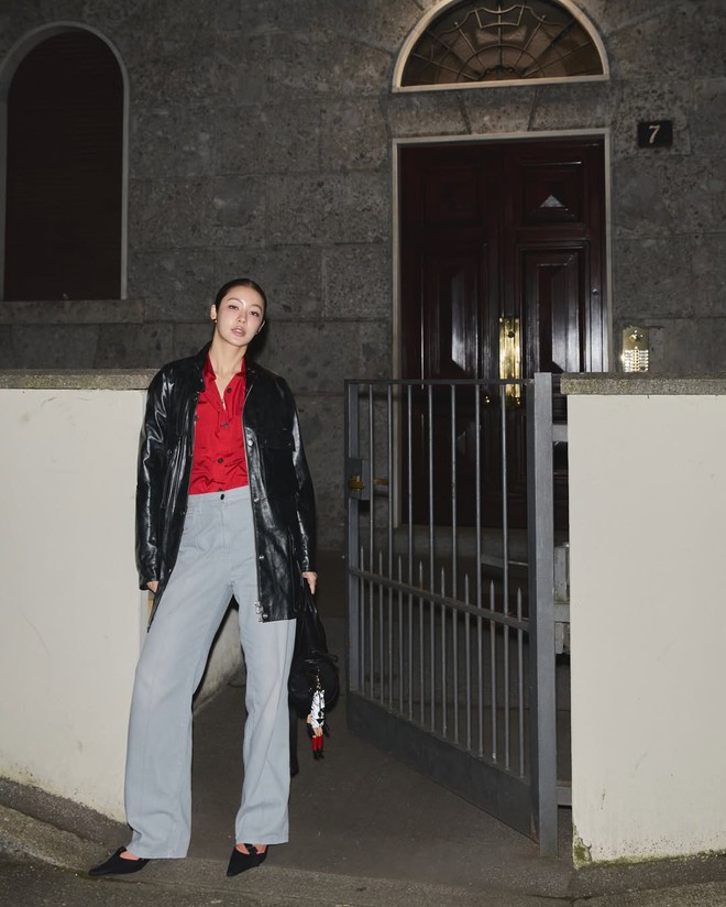 Áo khoác da và công thức phối màu cho phái đẹp- Ảnh 10. Áo khoác da và công thức phối màu cho phái đẹp- Ảnh 10.