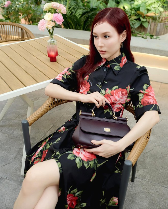 Váy hoa tạo nên bản sắc thời trang riêng của nàng - Ảnh 5.