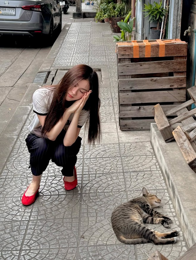 Giày bệt đơn giản nhưng đủ sức tạo nên phong cách cuốn hút- Ảnh 4.