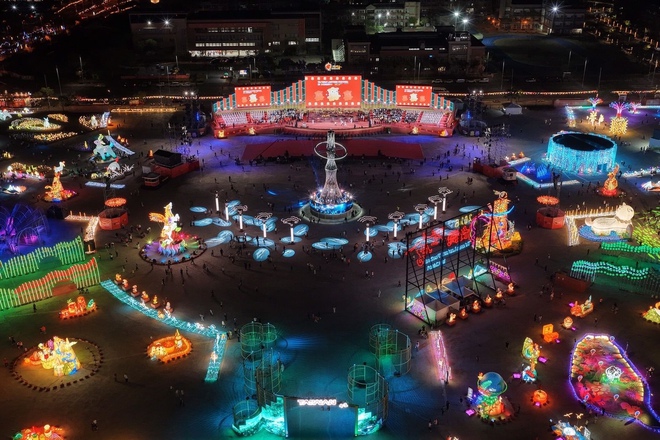 Áo dài, cờ Tổ quốc xuất hiện tại Lễ hội đèn lồng Gia Nghĩa, Đài Loan- Ảnh 10.