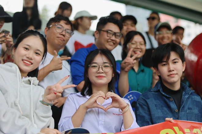 TNSV THACO cup 2026: Những 'b&oacute;ng hồng' rạng rỡ tr&ecirc;n kh&aacute;n đ&agrave;i SVĐ Trường ĐH Nha Trang- Ảnh 12.