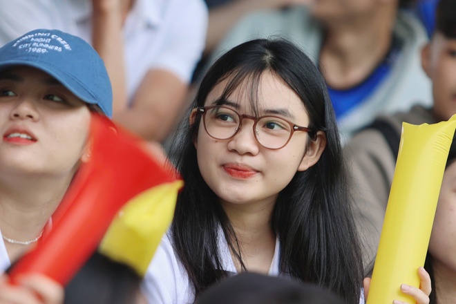 TNSV THACO cup 2026: Những 'b&oacute;ng hồng' rạng rỡ tr&ecirc;n kh&aacute;n đ&agrave;i SVĐ Trường ĐH Nha Trang- Ảnh 15.