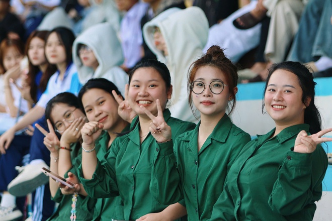 TNSV THACO cup 2026: Những 'b&oacute;ng hồng' rạng rỡ tr&ecirc;n kh&aacute;n đ&agrave;i SVĐ Trường ĐH Nha Trang- Ảnh 14.