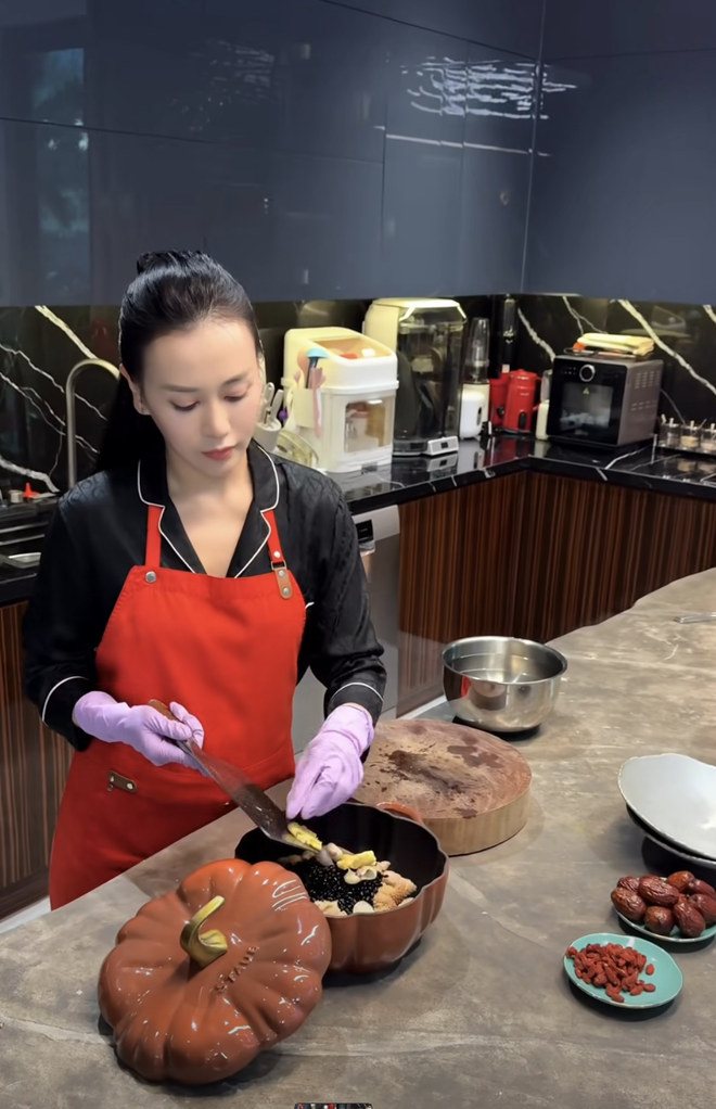 Phương Oanh lộ diện sau thời gian 'ở ẩn' - Ảnh 3.