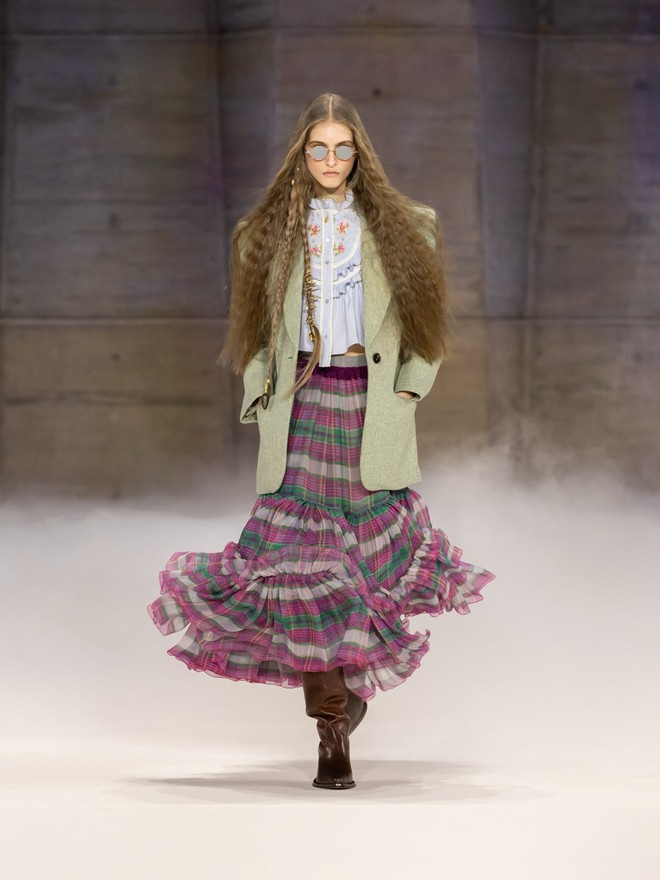  Chân váy bồng bềnh tiểu thư "đổ bộ" đường phố - Ảnh 5.