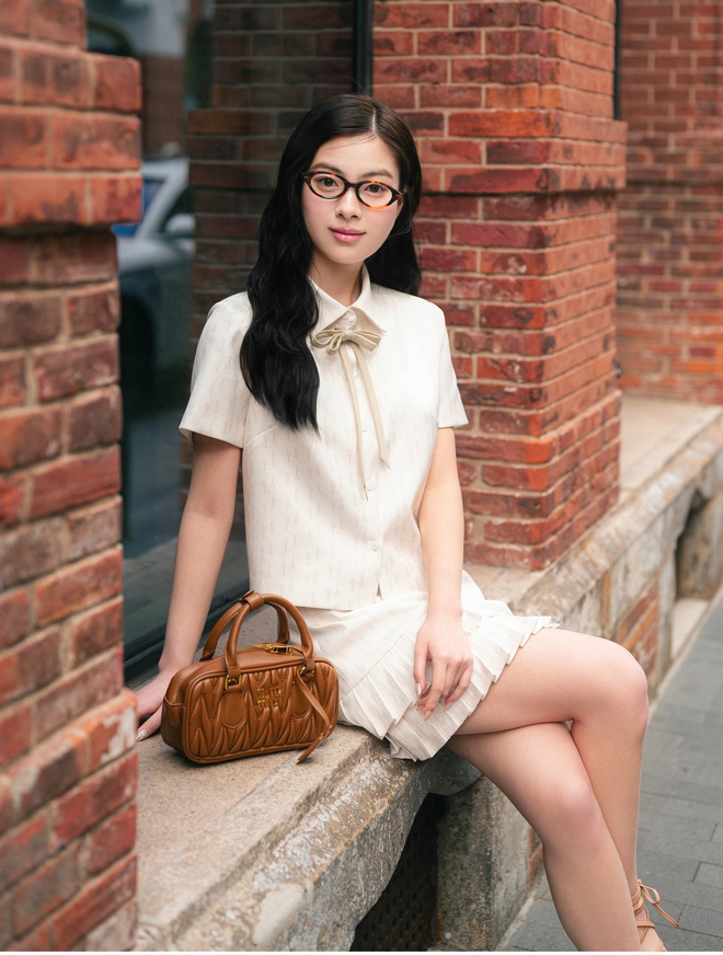 Áo ngắn tay thoáng mát, nhẹ nhàng cho ngày nắng đầu mùa- Ảnh 9.