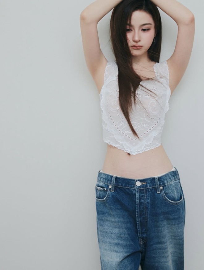 Áo crop top giúp nàng tỏa sáng trong những chuyến du lịch đầu hè  - Ảnh 6.