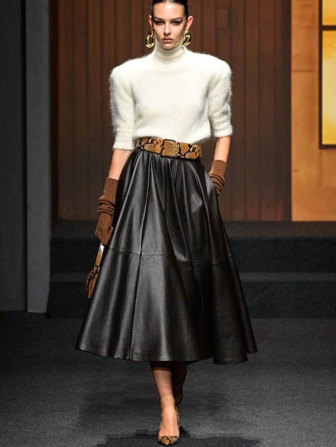 Váy midi trở lại: Vì sao chiếc váy 'lửng lơ' thống trị tủ đồ 2026?- Ảnh 8.