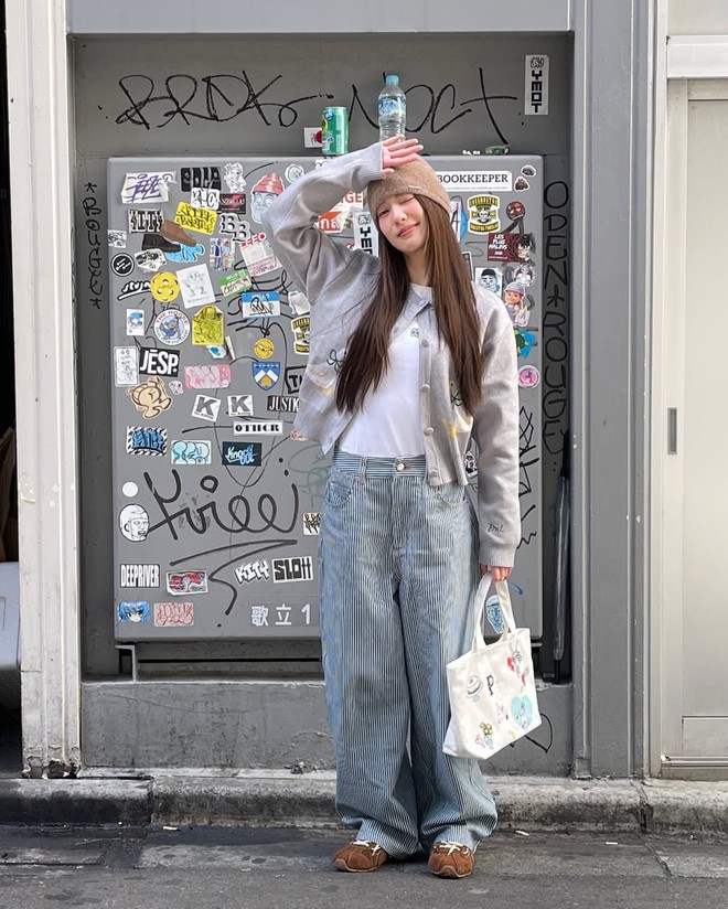 Diện trang phục kẻ sọc dọc, nàng dễ dàng 'ăn gian' chiều cao đầy tinh tế- Ảnh 8.