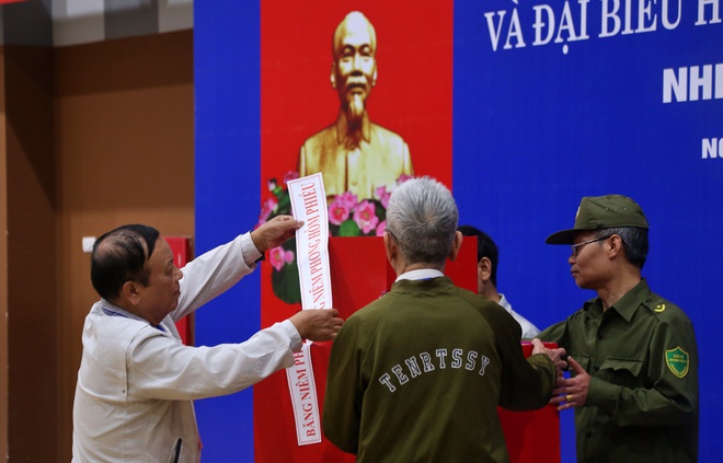 Phường có hơn 6 vạn cử tri vận hành thử quy trình bỏ phiếu bầu cử- Ảnh 5. Phường có hơn 6 vạn cử tri vận hành thử quy trình bỏ phiếu bầu cử- Ảnh 5.