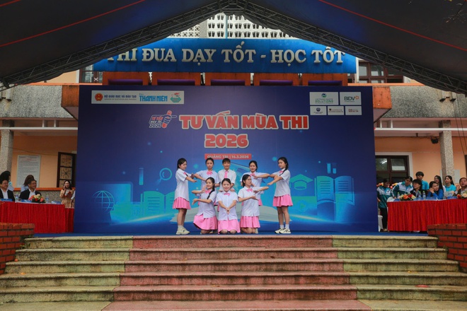 Bộ GD-ĐT lưu ý điểm mới của kỳ thi tốt nghiệp THPT 2026 - Ảnh 9.