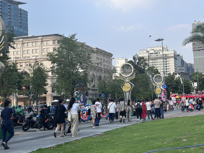 Xe đạp điện c&ocirc;ng cộng giữa trung t&acirc;m TP.HCM c&oacute; g&igrave; m&agrave; người d&acirc;n rủ nhau đi thử? - Ảnh 3.