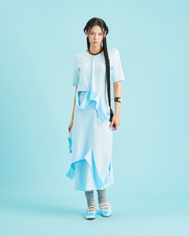 Đầm bèo nhún đa tầng tạo nét đẹp bay bổng, lãng mạn- Ảnh 8. Đầm bèo nhún đa tầng tạo nét đẹp bay bổng, lãng mạn- Ảnh 8.