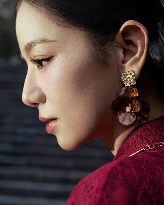 Đánh thức vẻ duyên dáng nhờ sức hút từ khuyên tai cánh hoa - Ảnh 5.