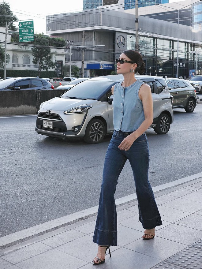 Làm mới phong cách mỗi ngày bằng những thiết kế denim cá tính- Ảnh 2.