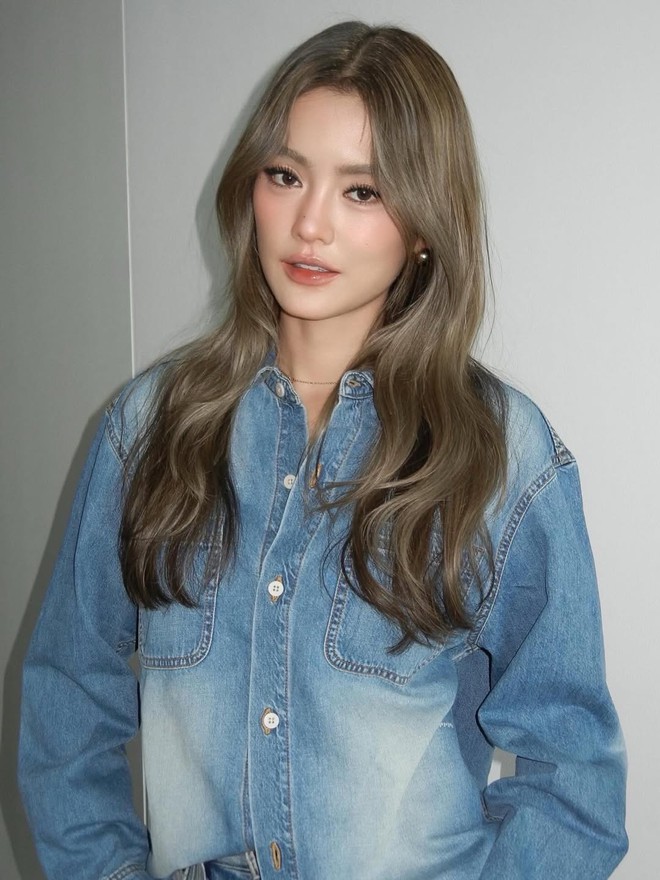 Làm mới phong cách mỗi ngày bằng những thiết kế denim cá tính- Ảnh 4.