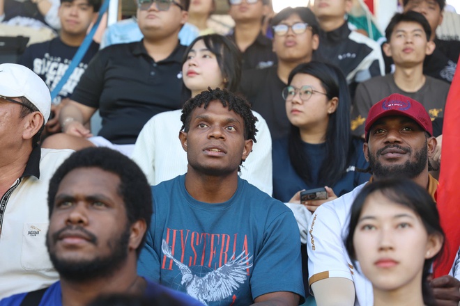 Lưu học sinh quốc tế cũng &lsquo;b&ugrave;ng nổ&rsquo; tr&ecirc;n kh&aacute;n đ&agrave;i TNSV THACO Cup 2026- Ảnh 8.