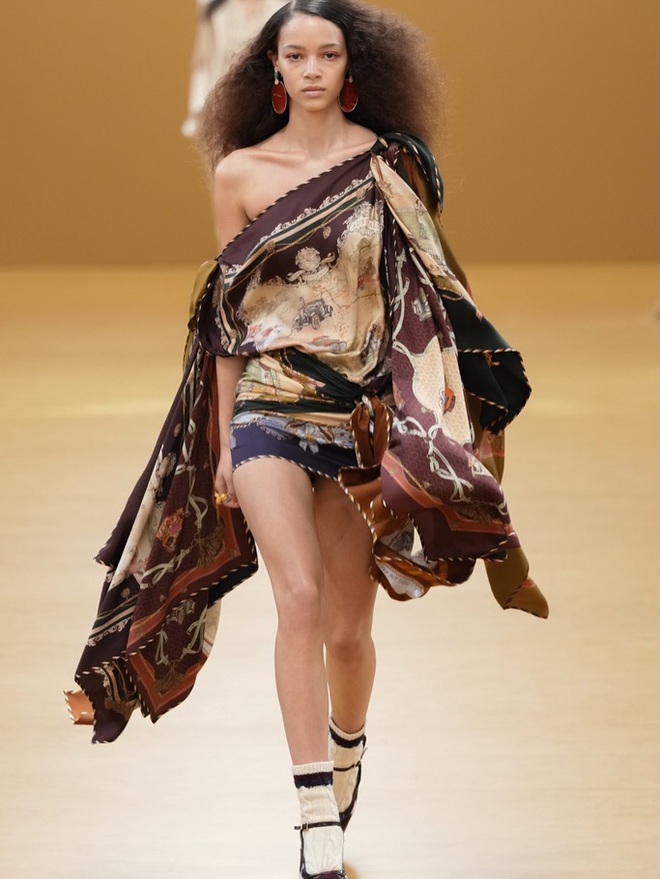 Thắt lưng, kính mát, khăn lụa - phối chuẩn để hóa fashionista mùa hè - Ảnh 8.