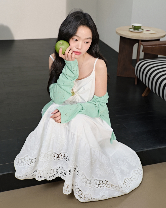 Chào hè rực rỡ cùng những trang phục hai dây thướt tha - Ảnh 8.