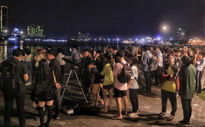 Tối nay người d&acirc;n TP.HCM xem trăng m&aacute;u ở đ&acirc;u? Tỉnh n&agrave;o thấy nguyệt thực sớm nhất? - Ảnh 3.