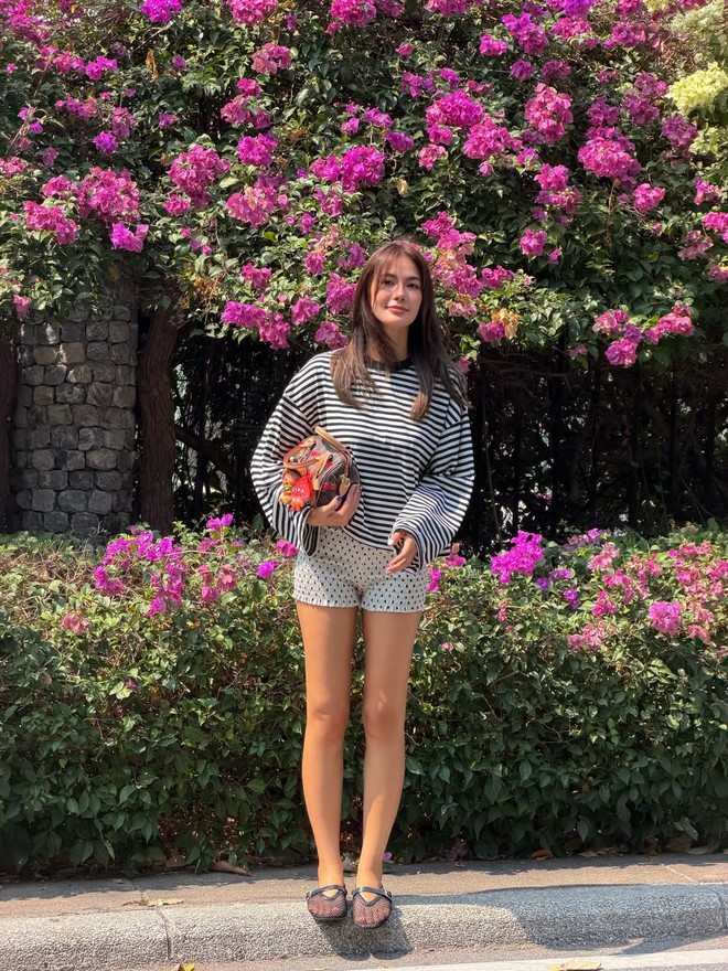 Họa tiết kẻ sọc ngang tạo điểm nhấn cuốn hút cho mọi bản phối- Ảnh 2. Họa tiết kẻ sọc ngang tạo điểm nhấn cuốn hút cho mọi bản phối- Ảnh 2.