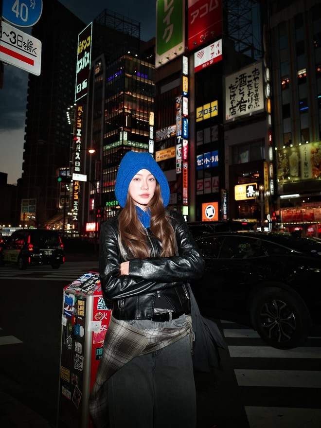 Thêm chất riêng cho phong cách xuống phố với áo khoác da  - Ảnh 1.