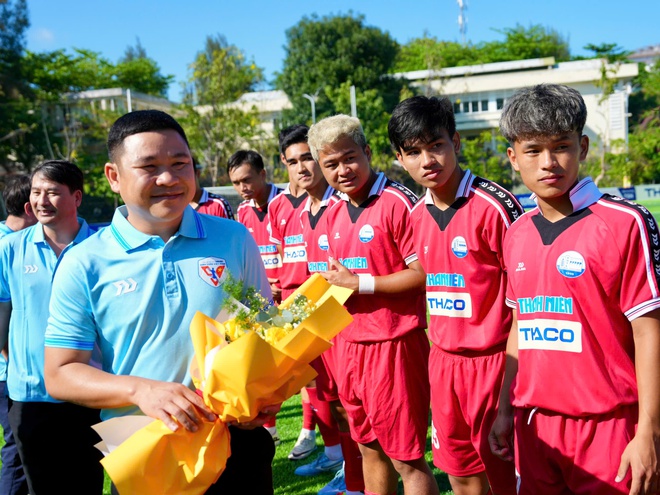 Chức v&ocirc; địch ngọt ng&agrave;o của đội Trường ĐH Thủy lợi, lễ bế mạc đầy cảm x&uacute;c!- Ảnh 6.