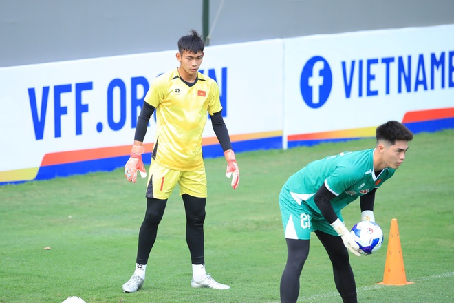 Đội tuyển Việt Nam đón thêm dàn sao Ninh Bình, Xuân Son vẫn phải tập riêng với bác sĩ- Ảnh 19. Đội tuyển Việt Nam đón thêm dàn sao Ninh Bình, Xuân Son vẫn phải tập riêng với bác sĩ- Ảnh 19.