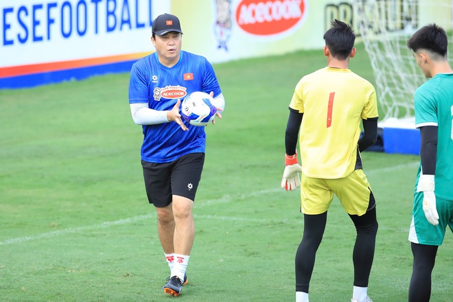 Đội tuyển Việt Nam đón thêm dàn sao Ninh Bình, Xuân Son vẫn phải tập riêng với bác sĩ- Ảnh 18. Đội tuyển Việt Nam đón thêm dàn sao Ninh Bình, Xuân Son vẫn phải tập riêng với bác sĩ- Ảnh 18.