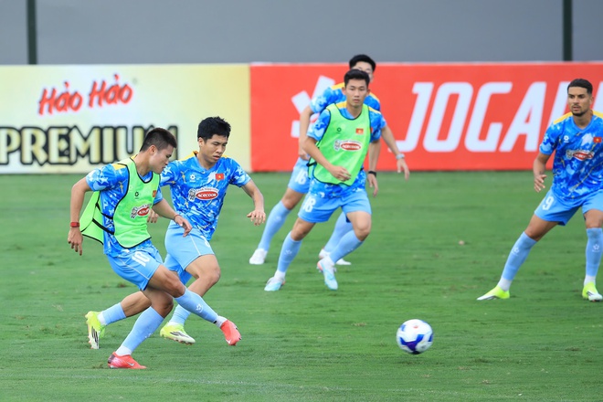 Đội tuyển Việt Nam đón thêm dàn sao Ninh Bình, Xuân Son vẫn phải tập riêng với bác sĩ- Ảnh 2.