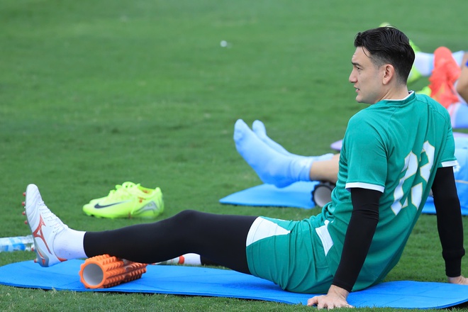 Đội tuyển Việt Nam đón thêm dàn sao Ninh Bình, Xuân Son vẫn phải tập riêng với bác sĩ- Ảnh 5. Đội tuyển Việt Nam đón thêm dàn sao Ninh Bình, Xuân Son vẫn phải tập riêng với bác sĩ- Ảnh 5.