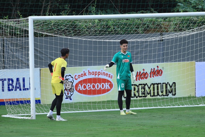 Đội tuyển Việt Nam đón thêm dàn sao Ninh Bình, Xuân Son vẫn phải tập riêng với bác sĩ- Ảnh 16.