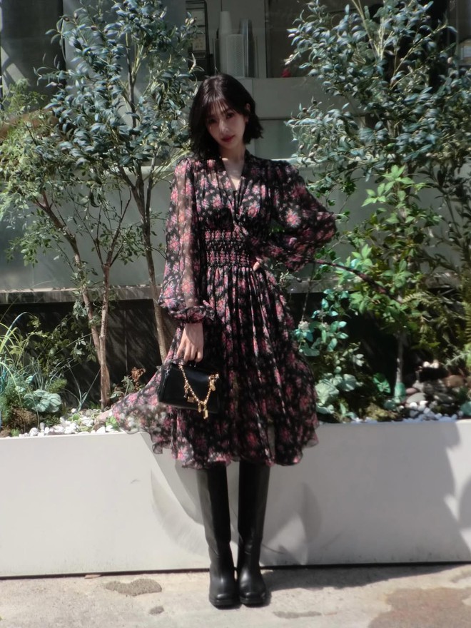 Họa tiết hoa điểm xuyết phong cách hè rực rỡ- Ảnh 2.