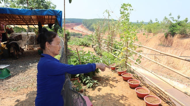 Đồng Nai: Th&ecirc;m tuyến đường thi c&ocirc;ng khiến nh&agrave; d&acirc;n ch&ecirc;nh v&ecirc;nh b&ecirc;n m&eacute;p vực s&acirc;u   - Ảnh 8.