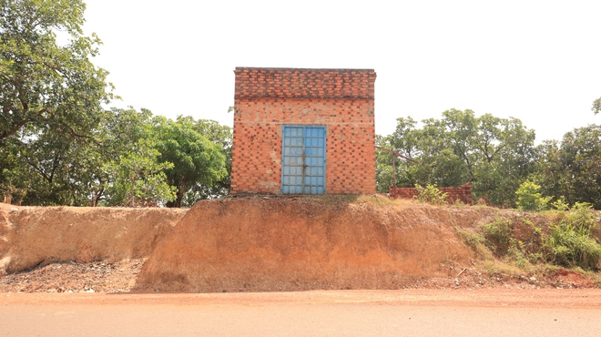 Đồng Nai: Th&ecirc;m tuyến đường thi c&ocirc;ng khiến nh&agrave; d&acirc;n ch&ecirc;nh v&ecirc;nh b&ecirc;n m&eacute;p vực s&acirc;u   - Ảnh 5.