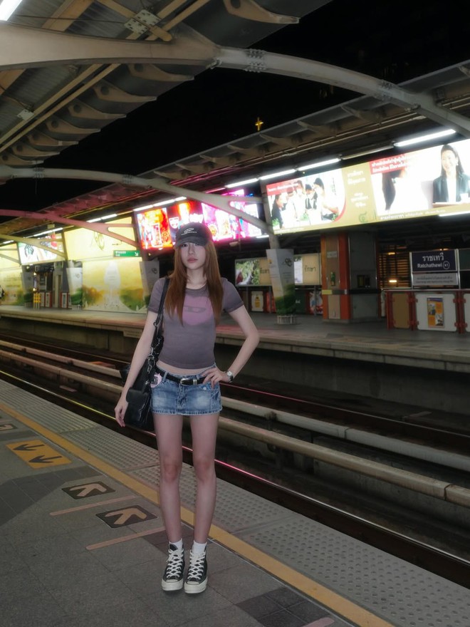 Trang phục dạo phố cá tính không thể thiếu áo baby tee  - Ảnh 8.