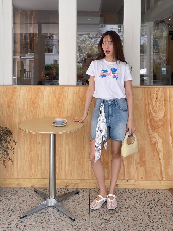 Trang phục dạo phố cá tính không thể thiếu áo baby tee  - Ảnh 2.