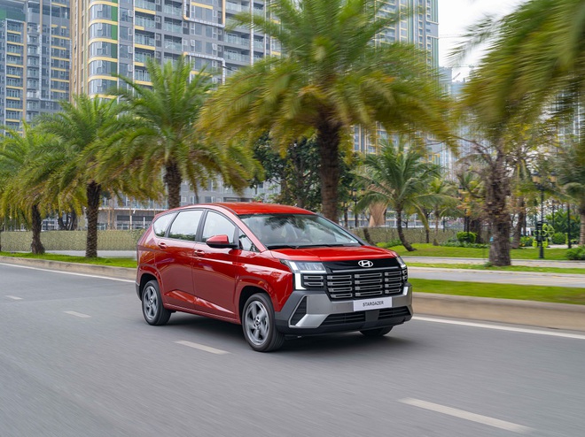 Hyundai Stargazer mới gi&aacute; từ 569 triệu, tiếp tục l&agrave; xe MPV rẻ nhất thị trường Việt - Ảnh 1.