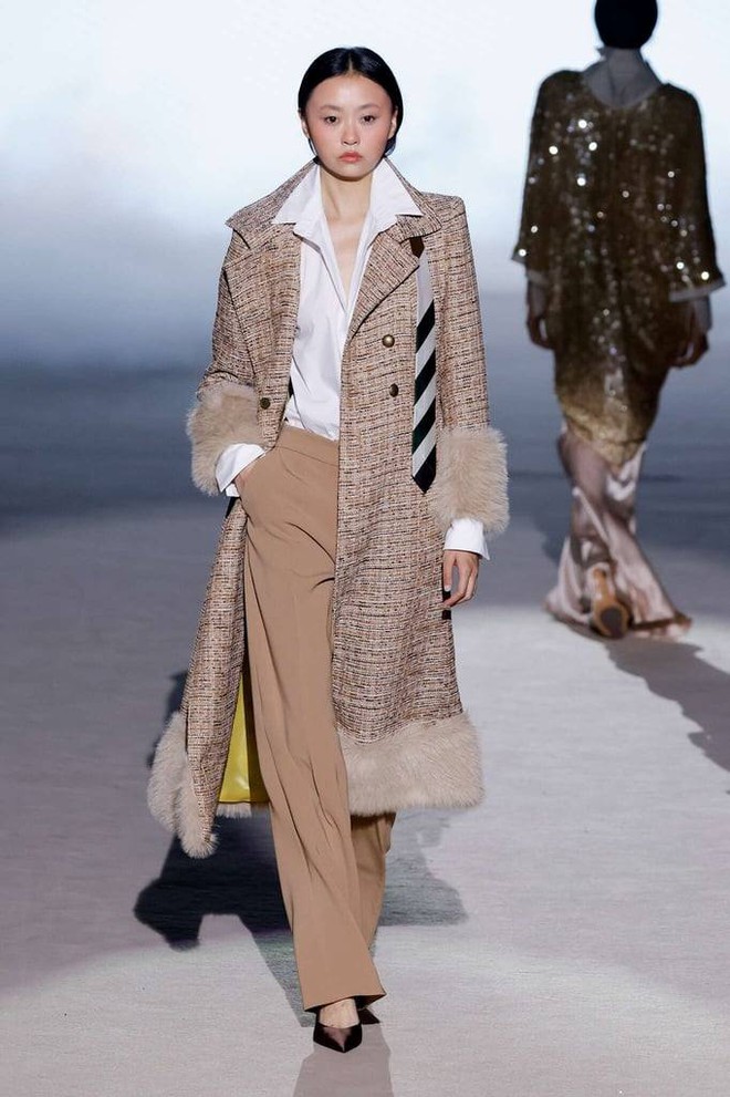 Chọn trang phục họa tiết kẻ: Ít mà chất, đơn giản nhưng nổi bật- Ảnh 6. Chọn trang phục họa tiết kẻ: Ít mà chất, đơn giản nhưng nổi bật- Ảnh 6.