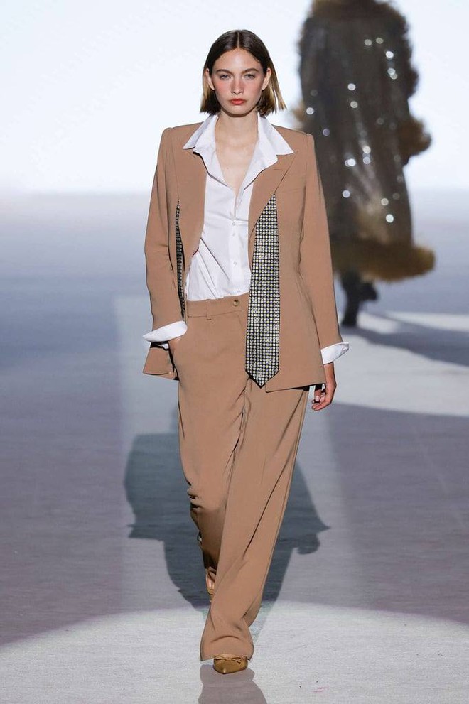 Chọn trang phục họa tiết kẻ: Ít mà chất, đơn giản nhưng nổi bật- Ảnh 5. Chọn trang phục họa tiết kẻ: Ít mà chất, đơn giản nhưng nổi bật- Ảnh 5.